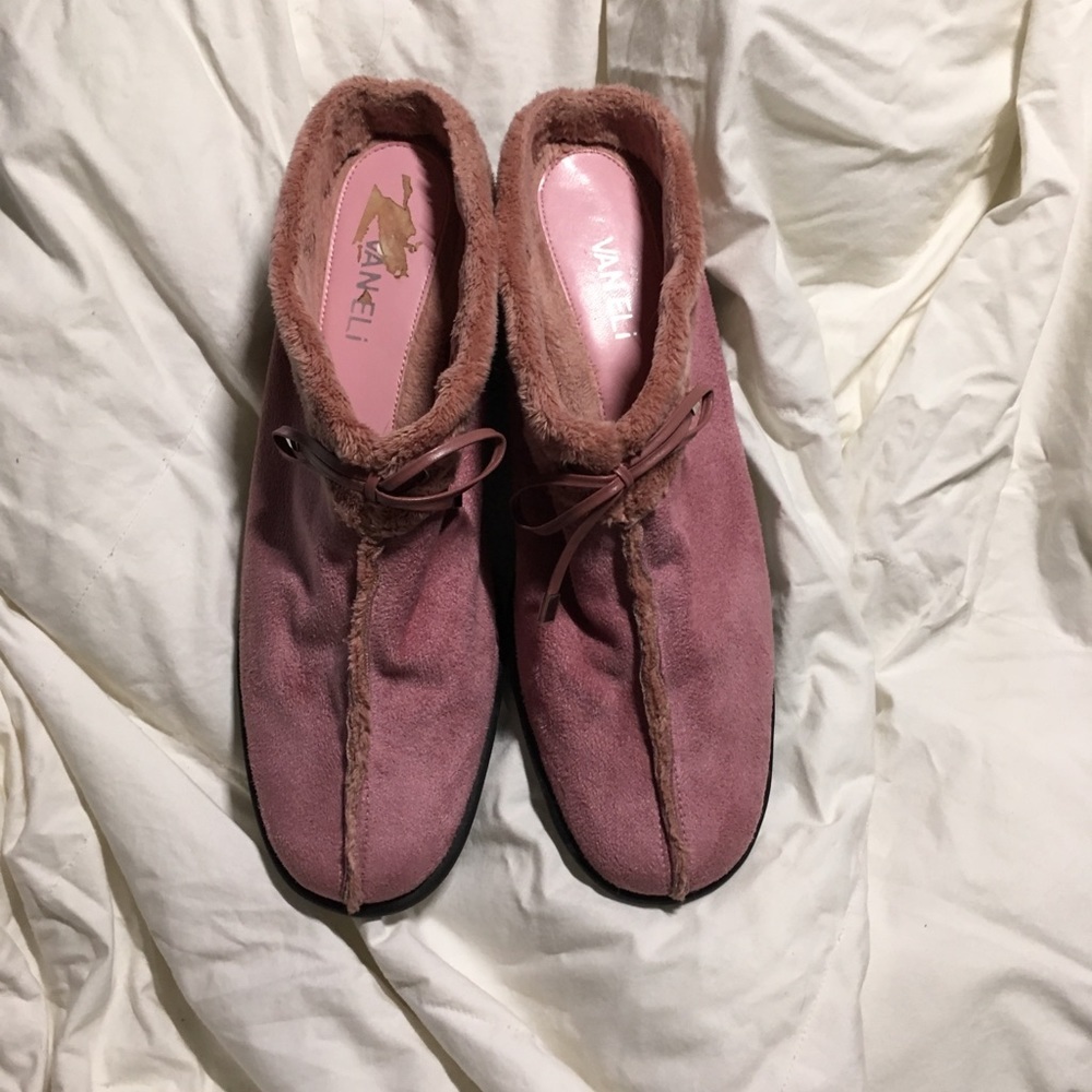 🌸Van Eli “fur” lined, suede mules🌸